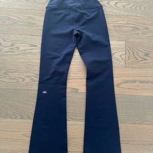 Brand new Alo Yoga flare leggings